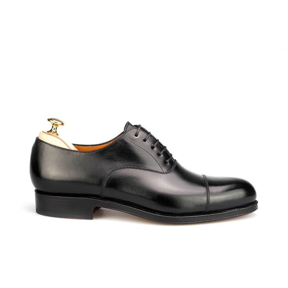 LACE-UP OXFORDS TOE-CAP SHOES IN BLACK 